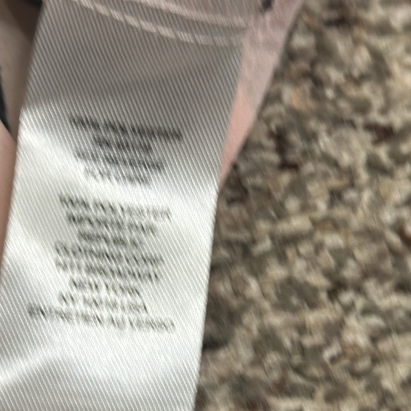 Tahari pink black heart print bell sleeves button down raffle blouse size S new - Picture 10 of 10